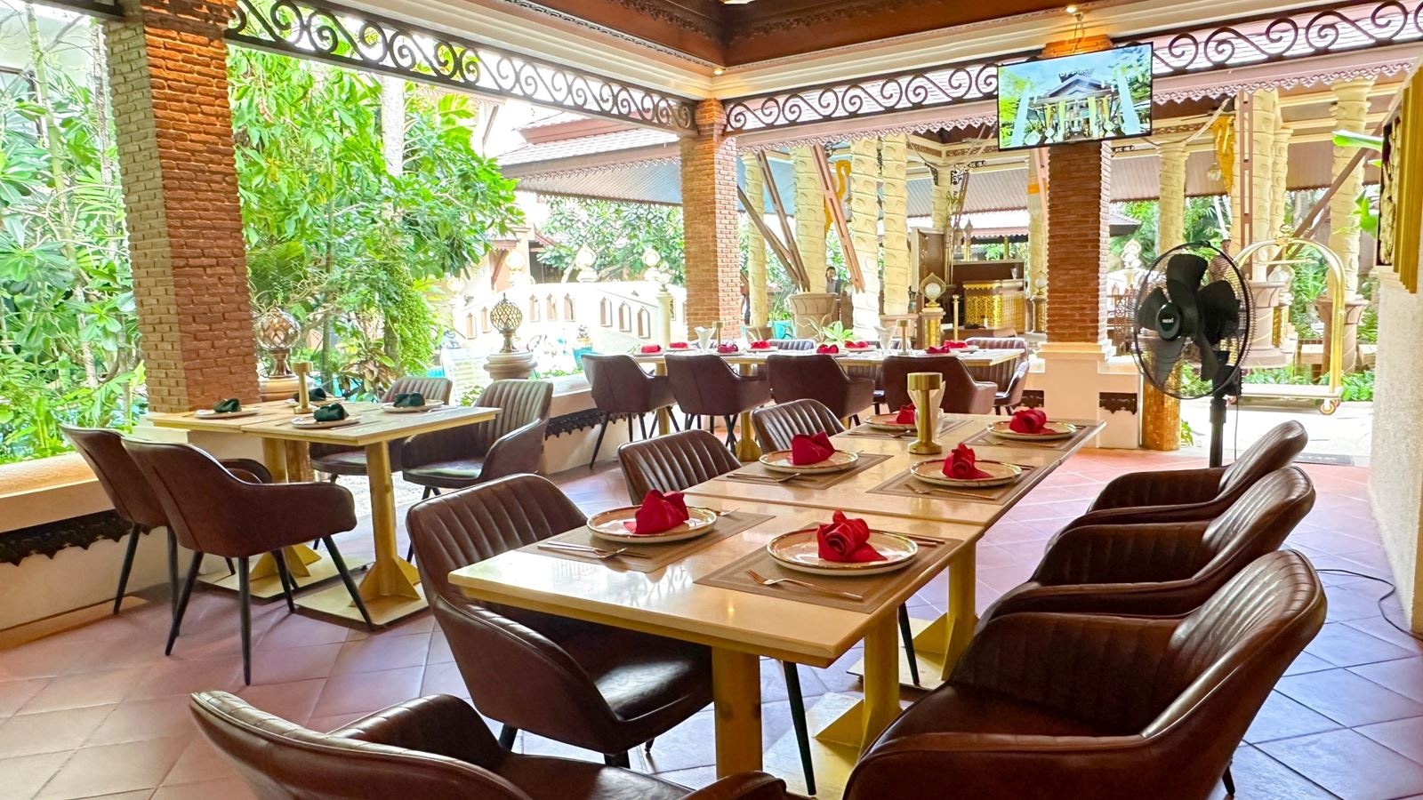 restaurants-restaurant