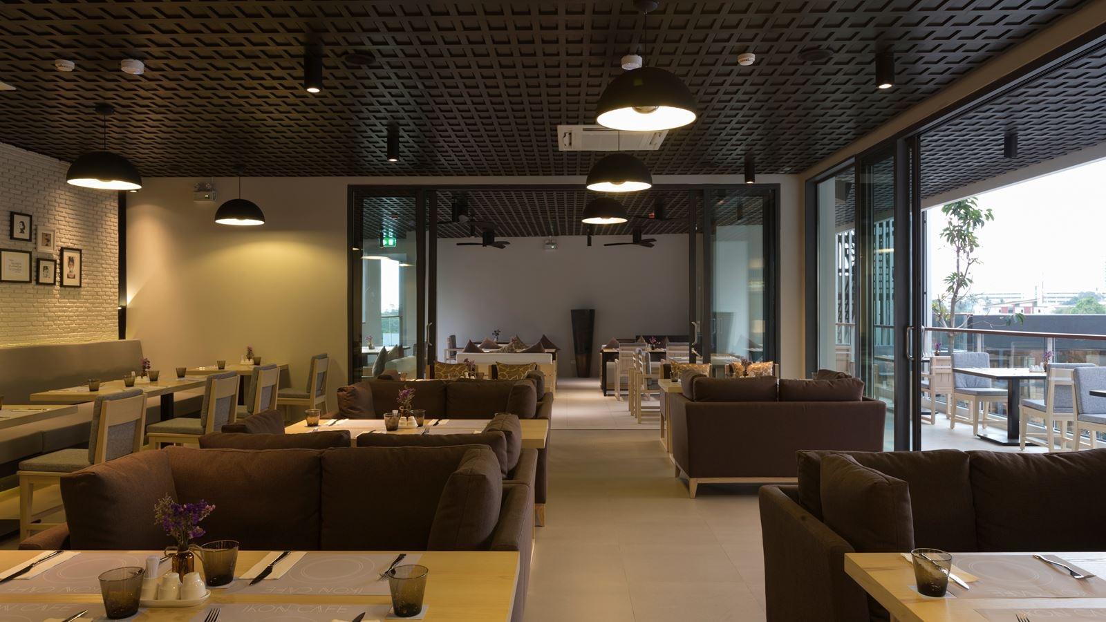 restaurants-ikon-cafe-restaurant