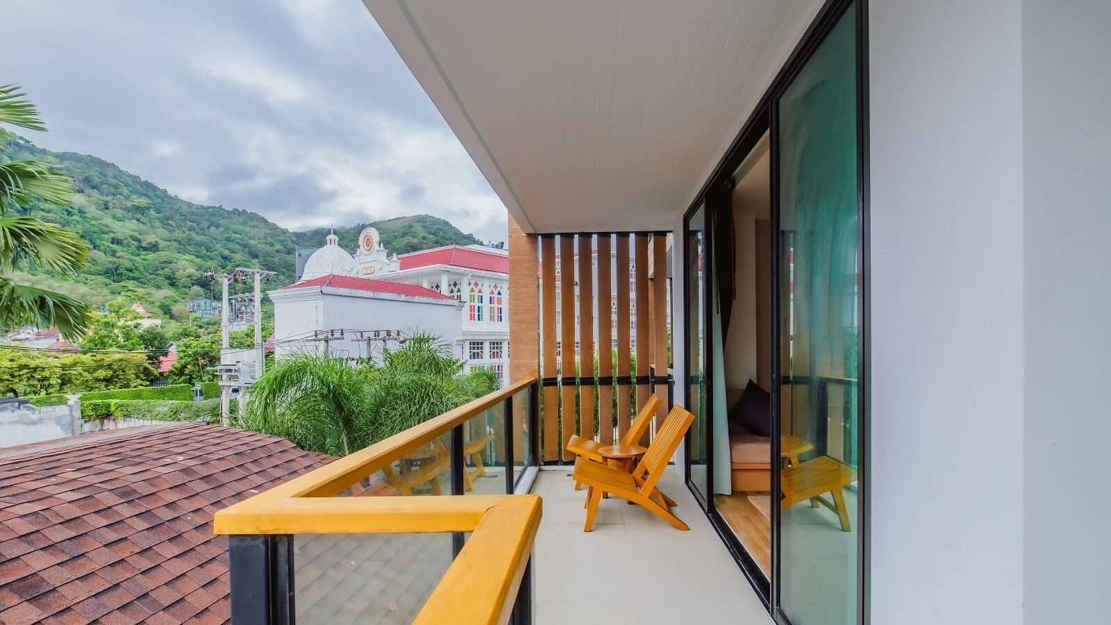 rooms-executive-suite-mountain-view-room