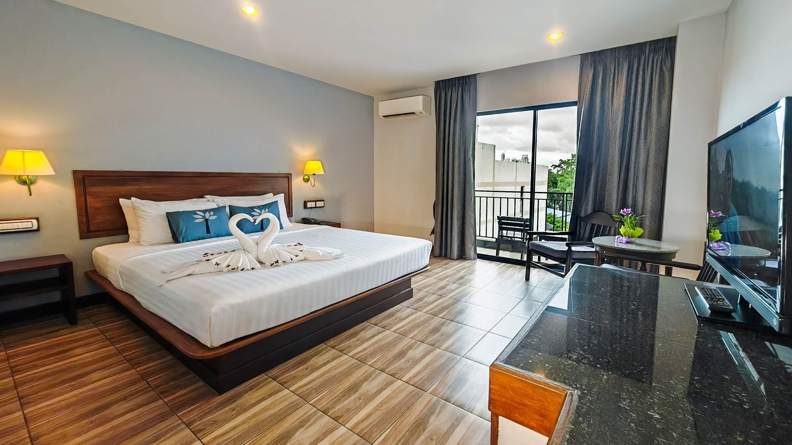 rooms-superior-pool-view