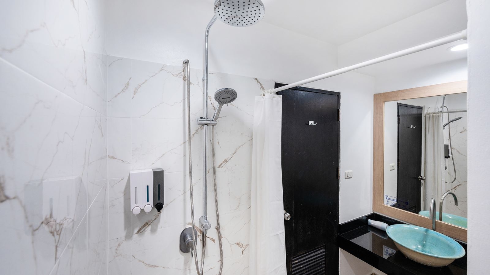 rooms-koko-couple room-for-2-person-one-king-bed-30sqm