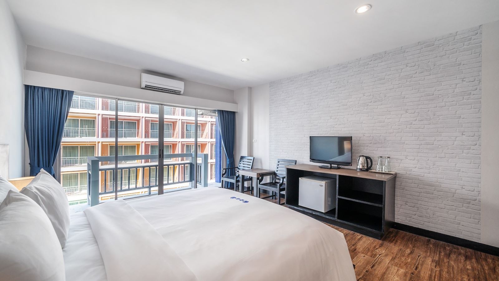 rooms-koko-couple room-for-2-person-one-king-bed-30sqm