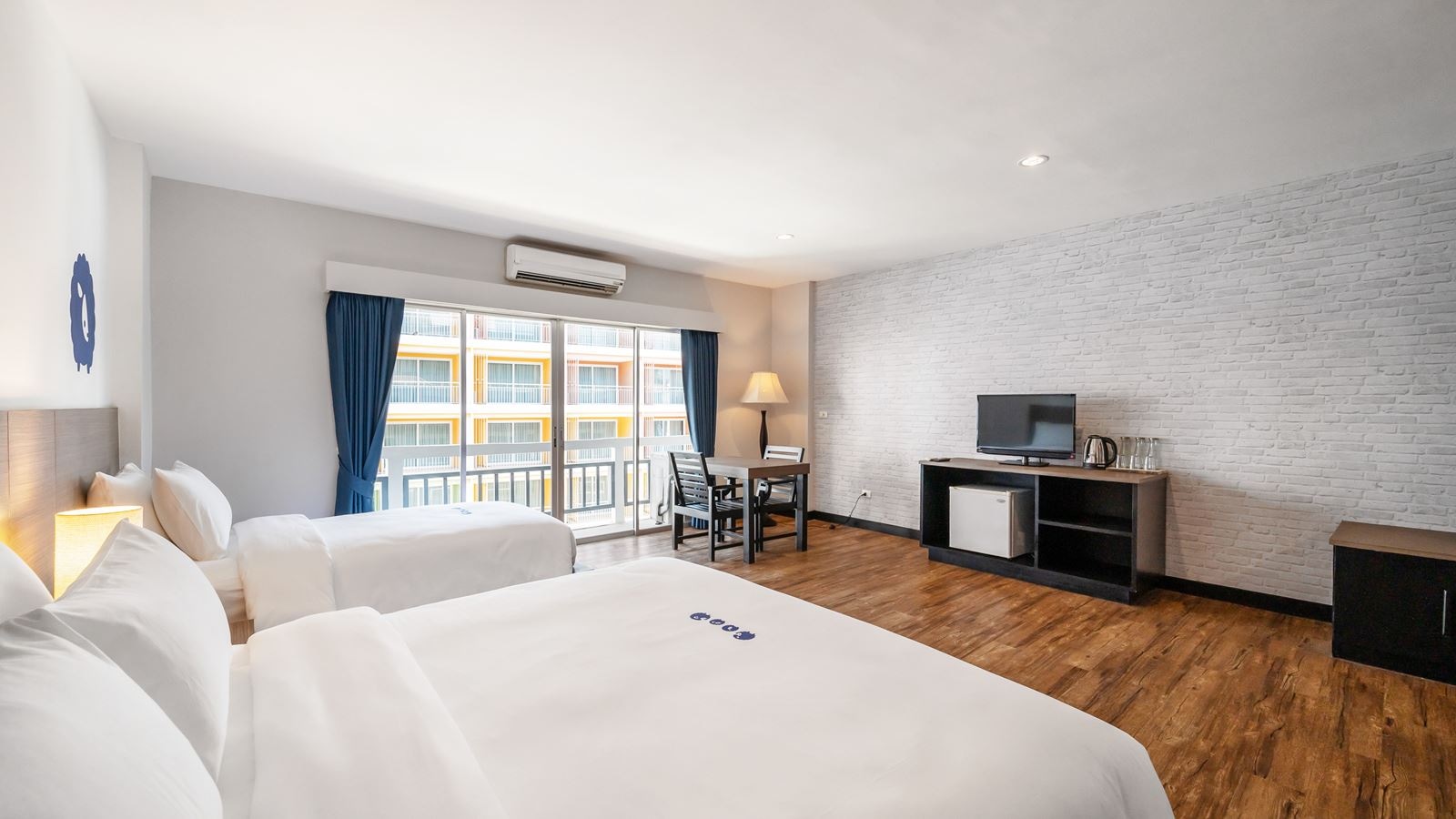 rooms-koko-family room-for-3-person-one-king-bed-+-one-single-bed-40sqm