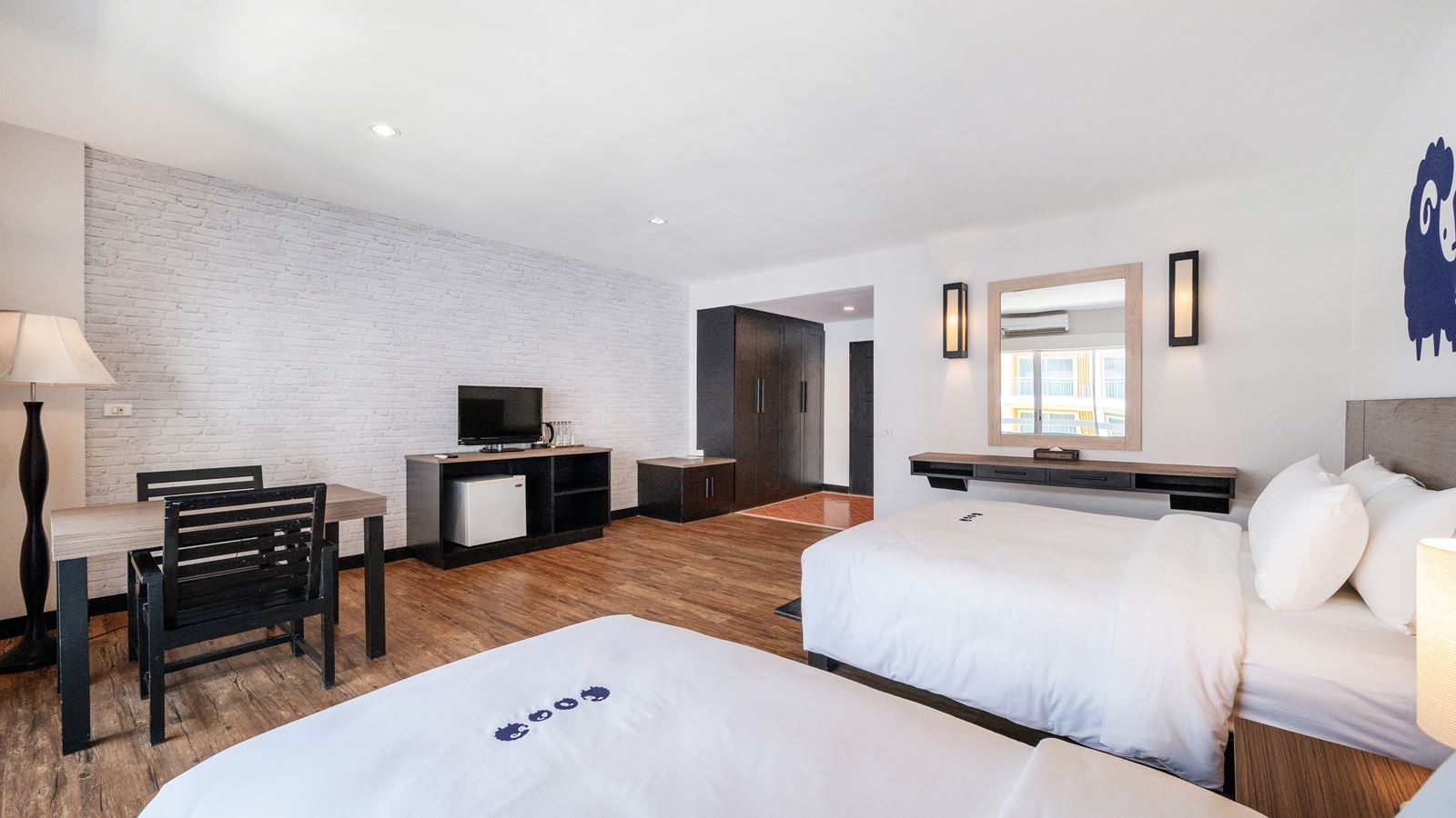 rooms-koko-family room-for-3-person-one-king-bed-+-one-single-bed-40sqm