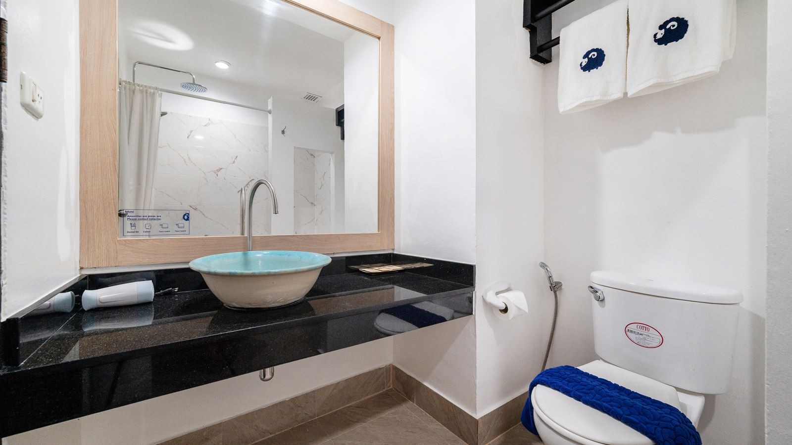 rooms-koko-party- room-for-4-person-one-bunk-bed-+-twin-x-2bed-30sqm