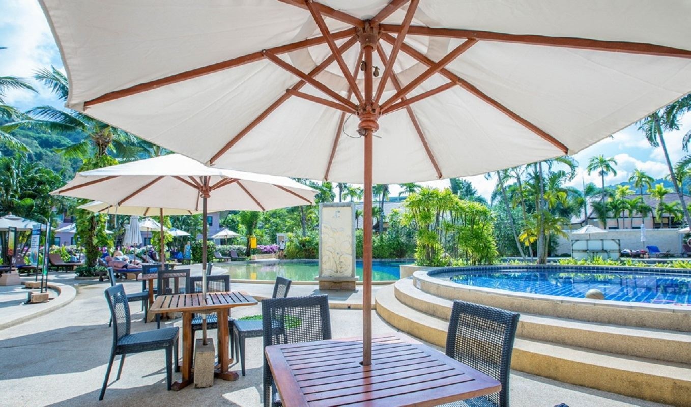 restaurants-cabana-pool-side-bar-and--bbq