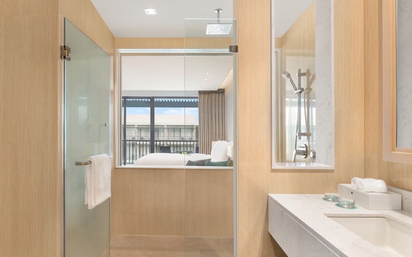 rooms-guest-room-pool-access