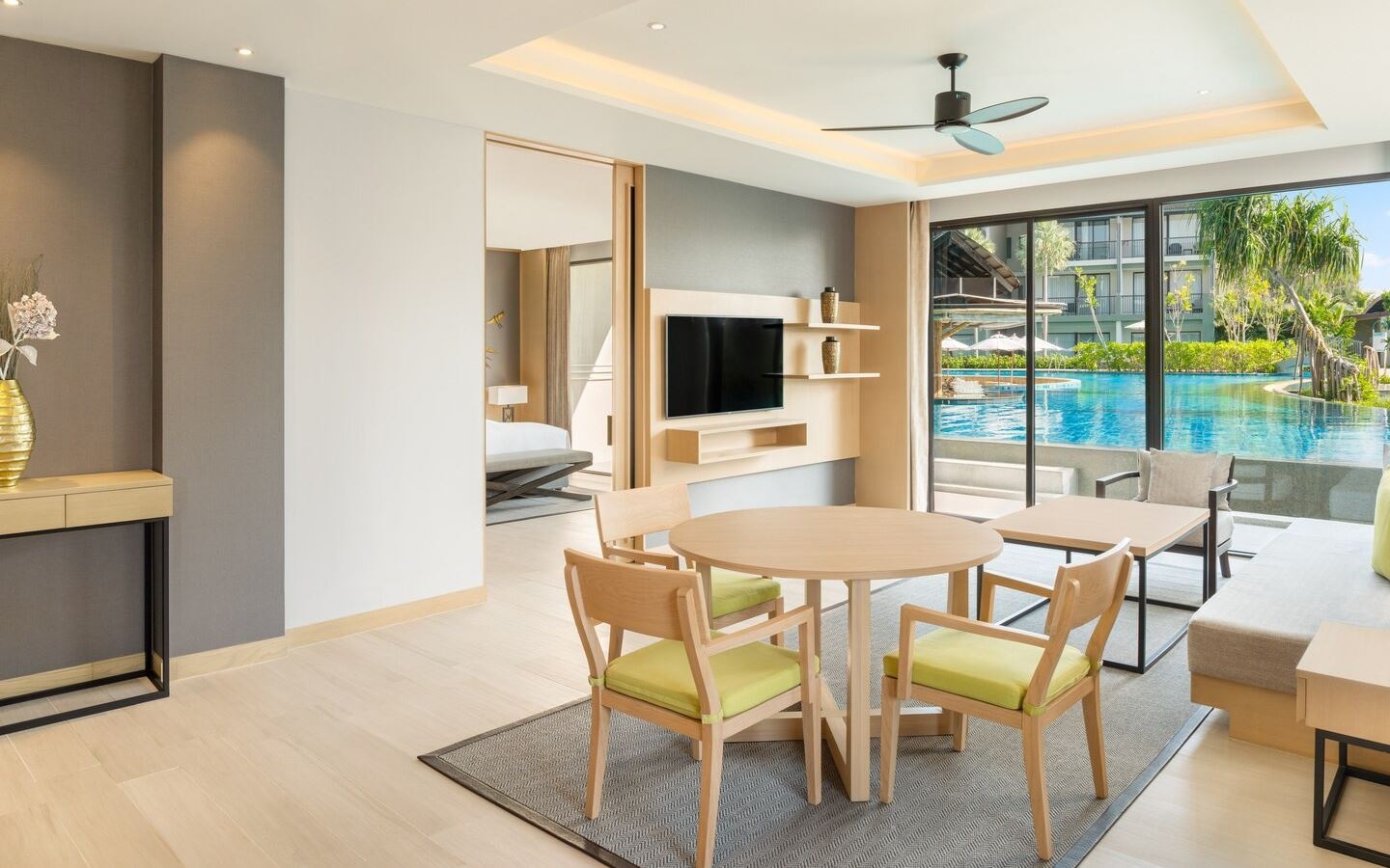 rooms-one-bedroom-suite-2nd-chd-share-bed