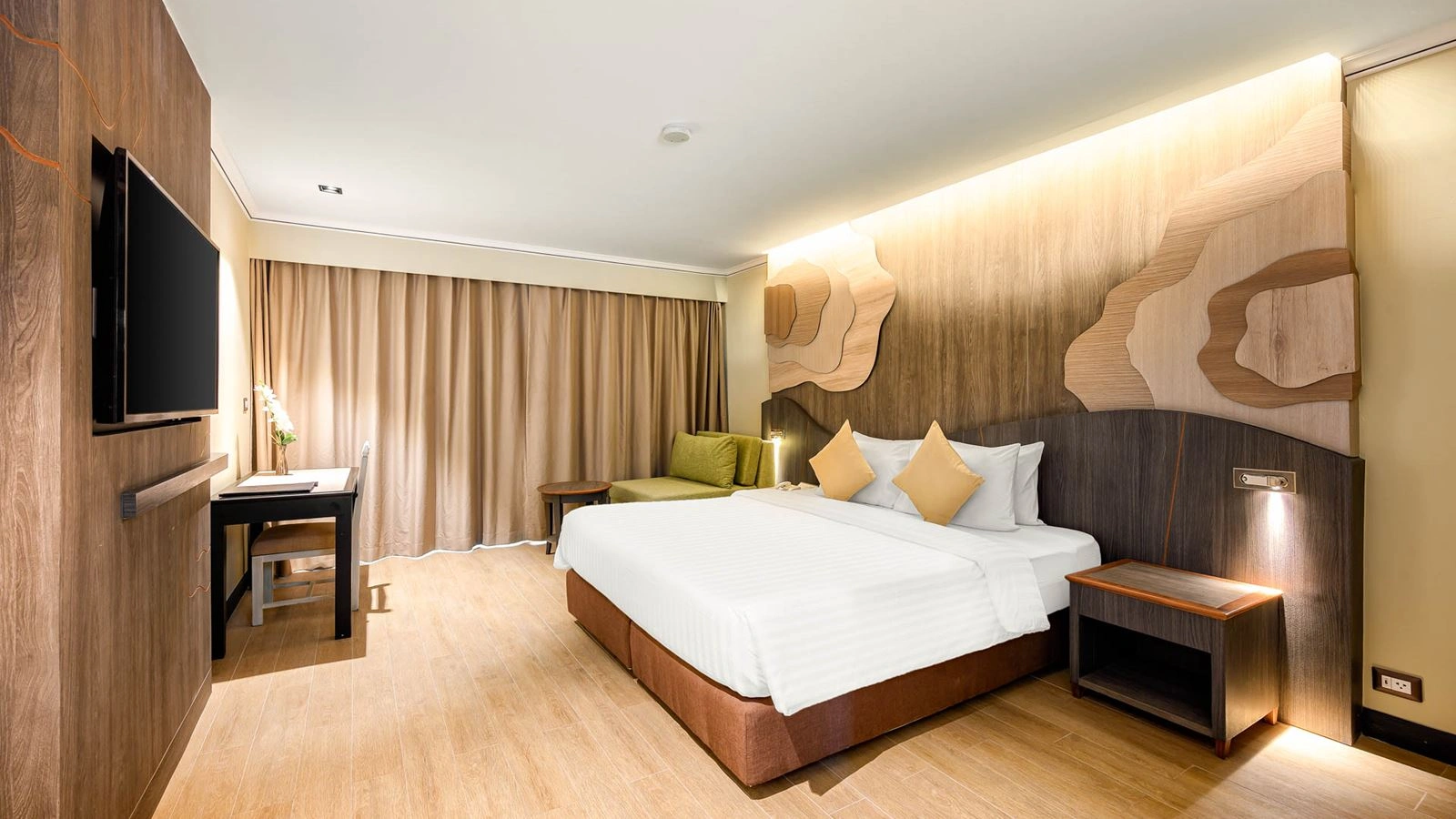 rooms-deluxe-pool-side