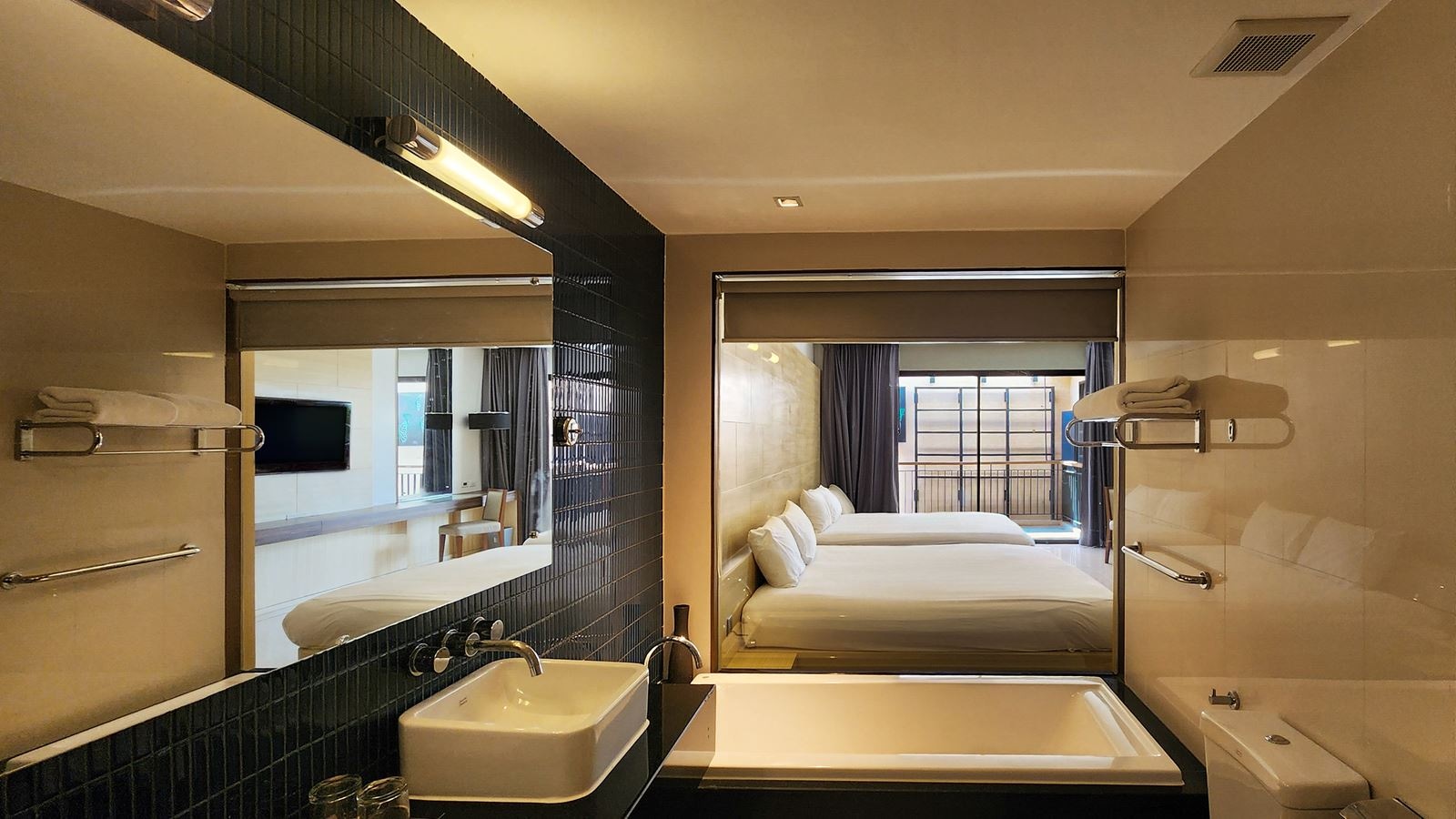 rooms-2-beds-standard-room