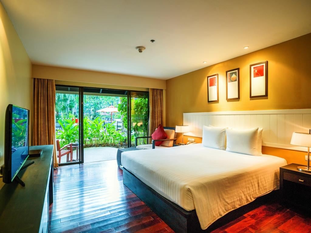 rooms-1-king-1-bunk-standard-family-room