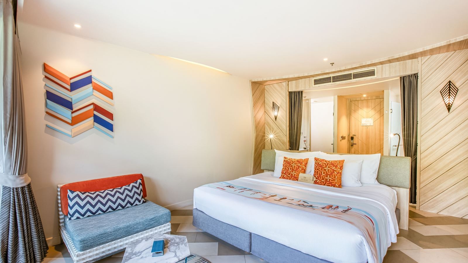 rooms-sis-over-the-stella-pool