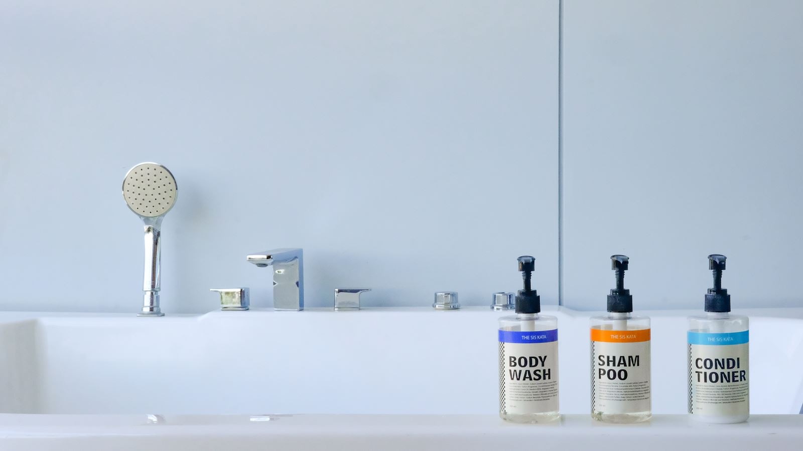 rooms-sis-over-the-garden