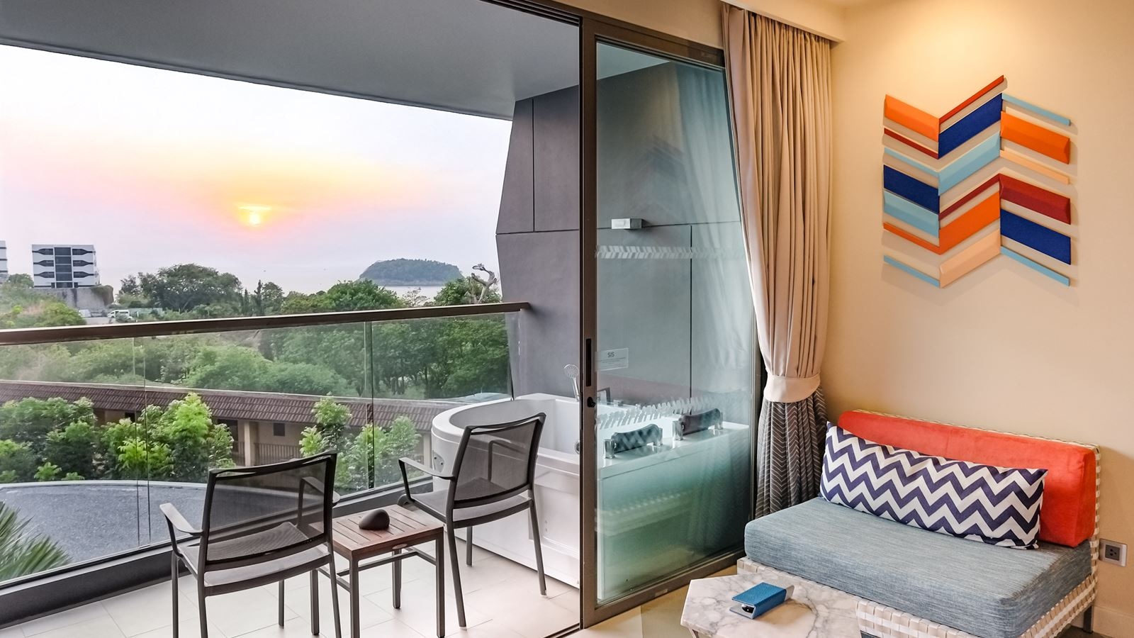 rooms-sis-over-the-sea-partial-sea-view