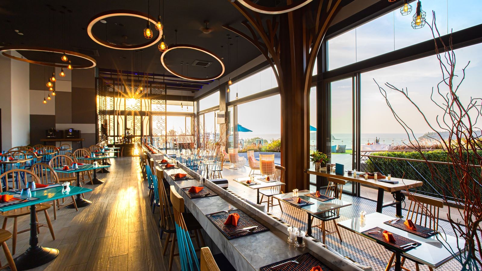 restaurants-twilight-sky