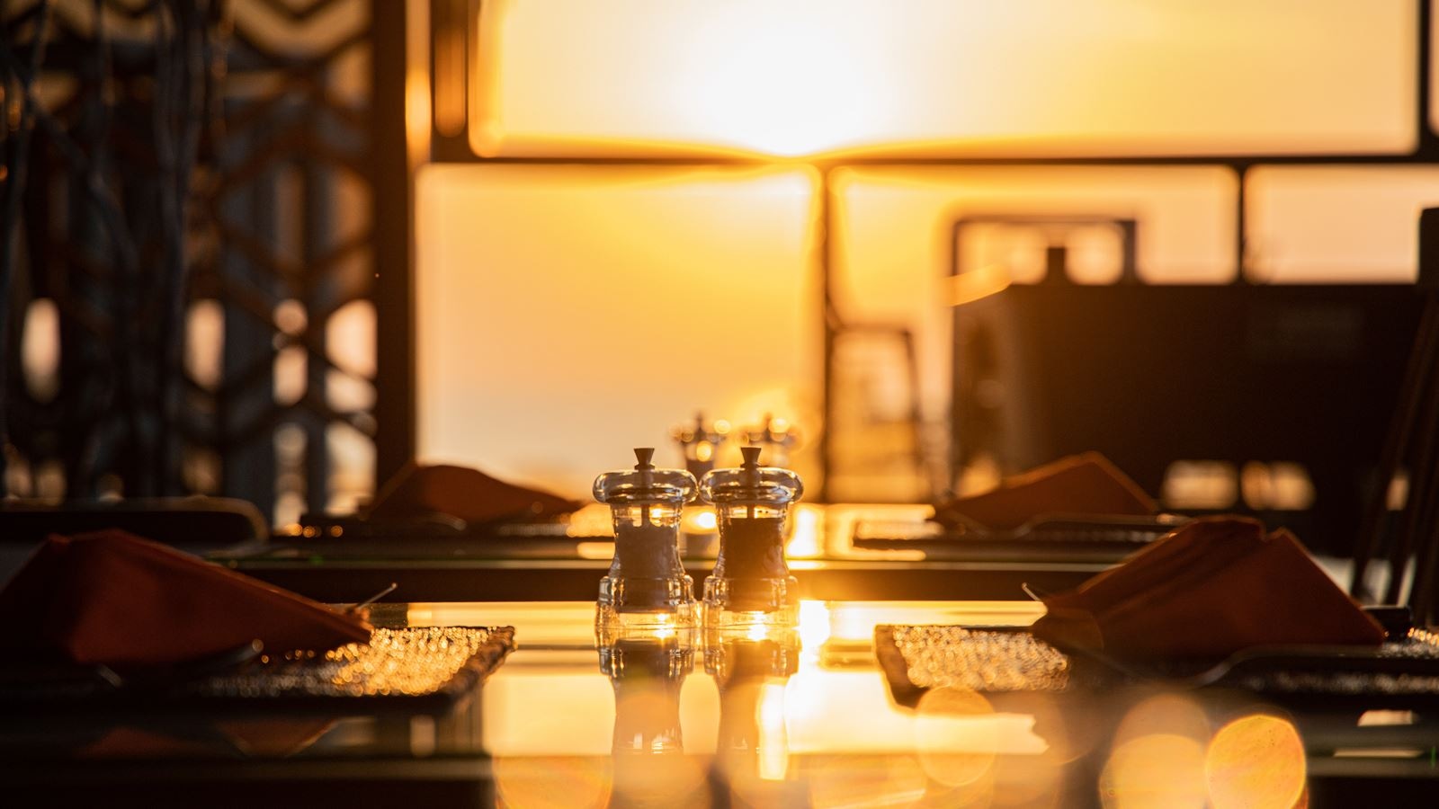 restaurants-twilight-sky