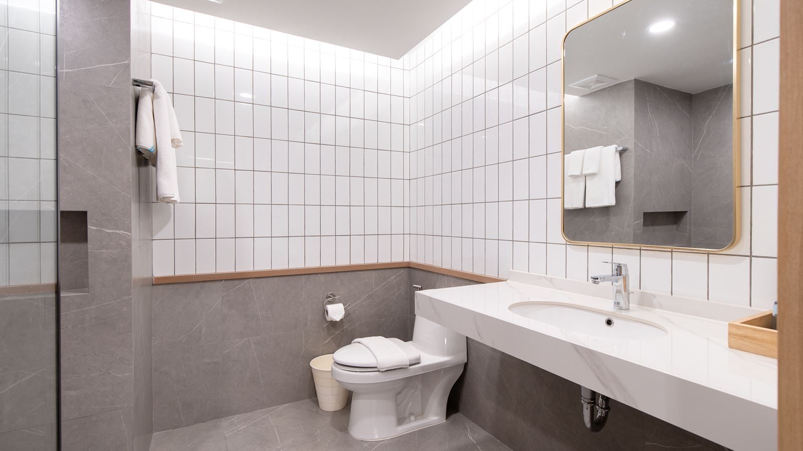 rooms-deluxe-city-view-room