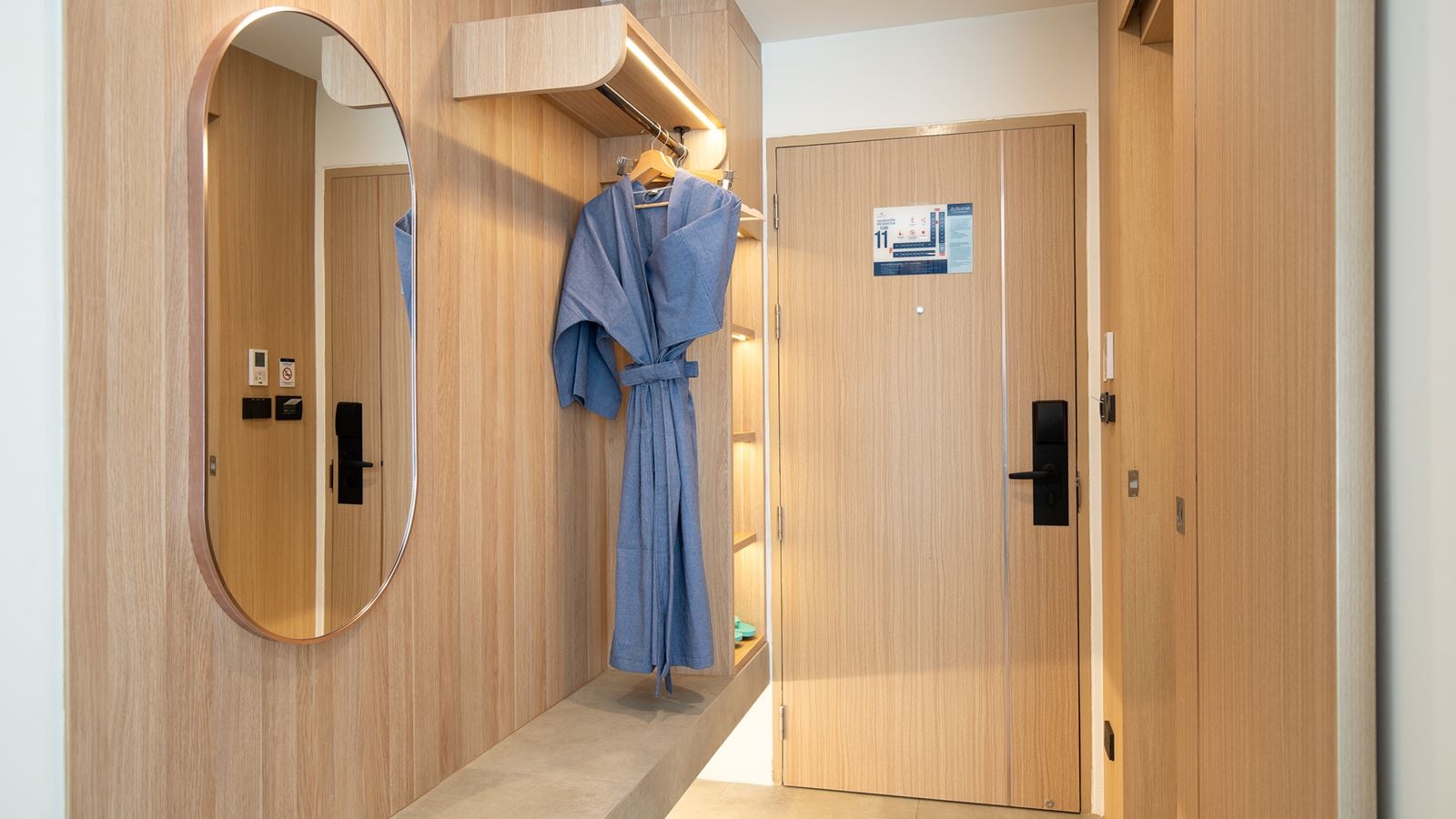 rooms-deluxe-sea-view-room