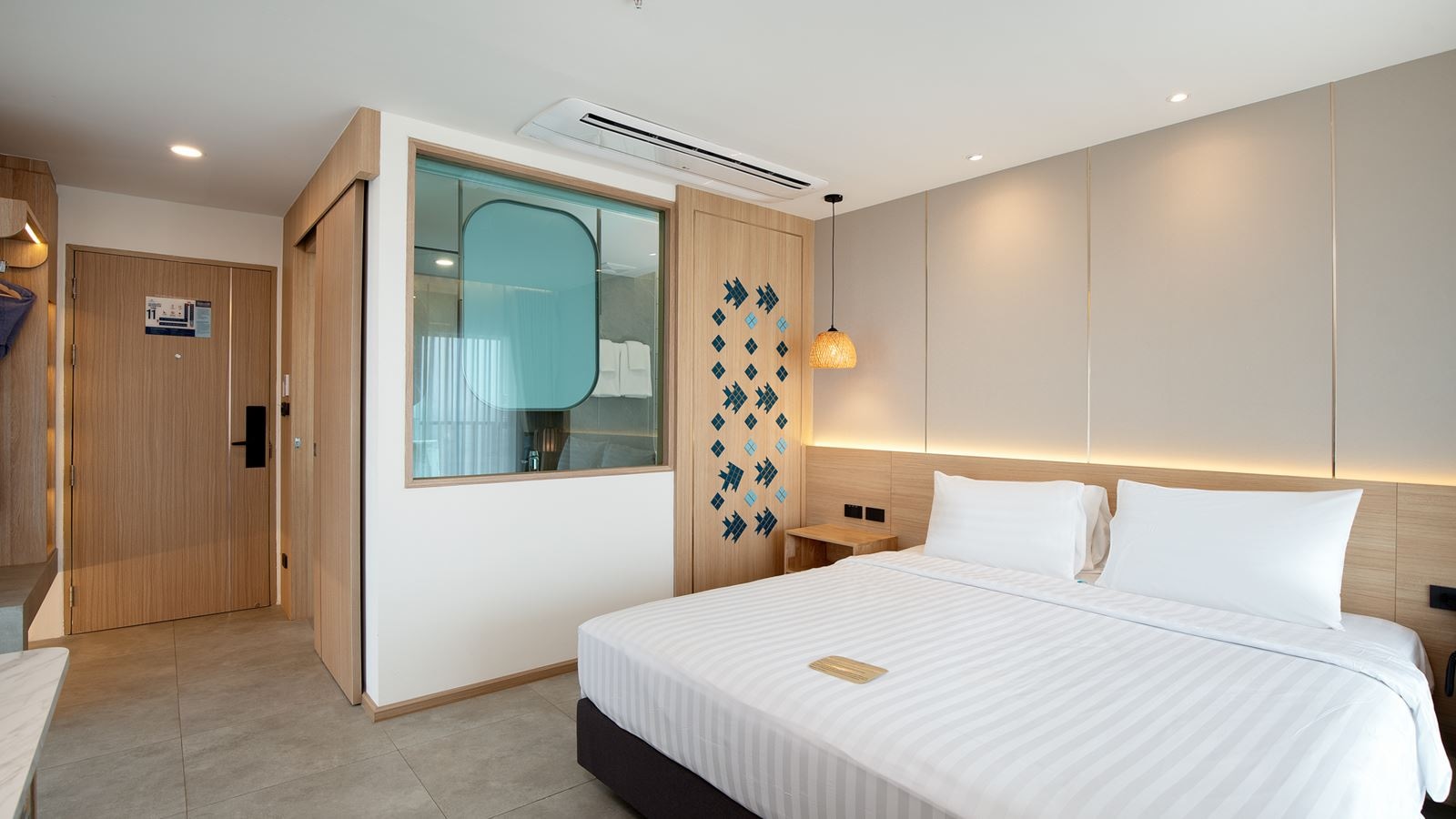 rooms-deluxe-corner-sea-view-room