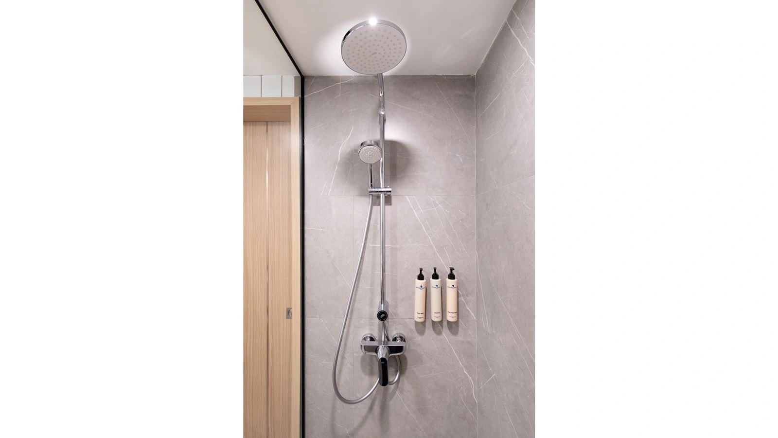 rooms-deluxe-sea-view-room