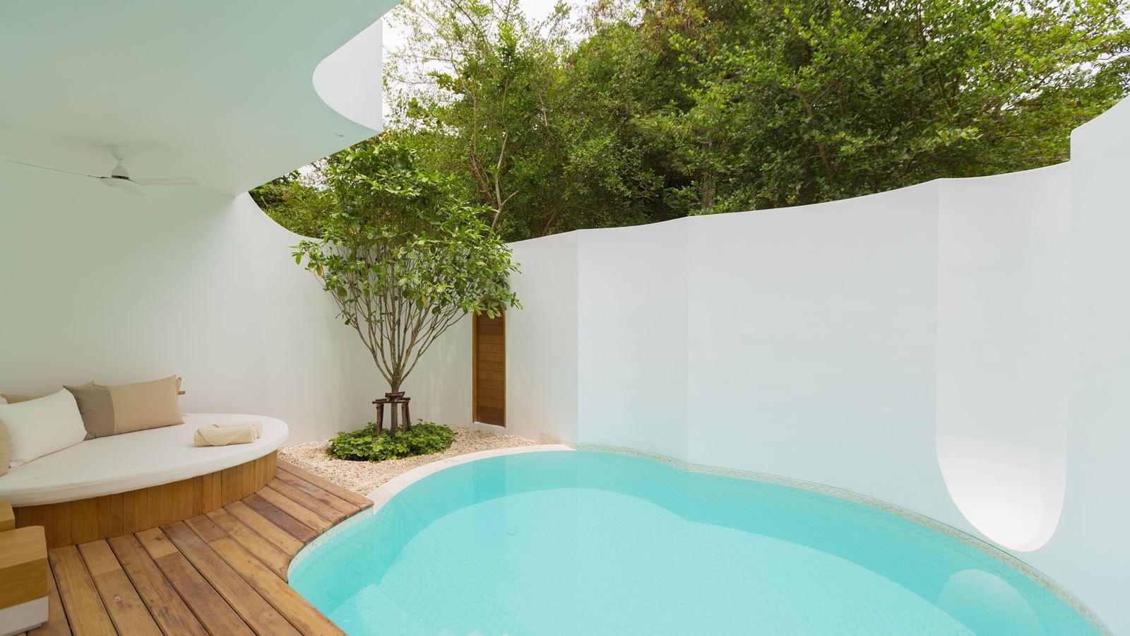 rooms-garden-pool-villa