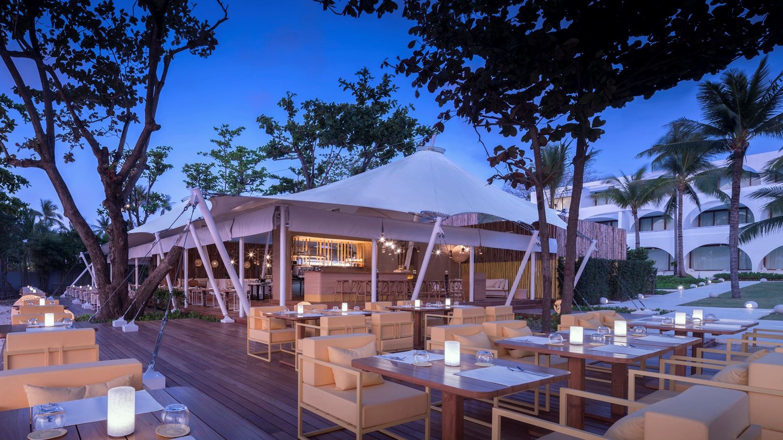 restaurants-the-tent-restaurant-and-bar