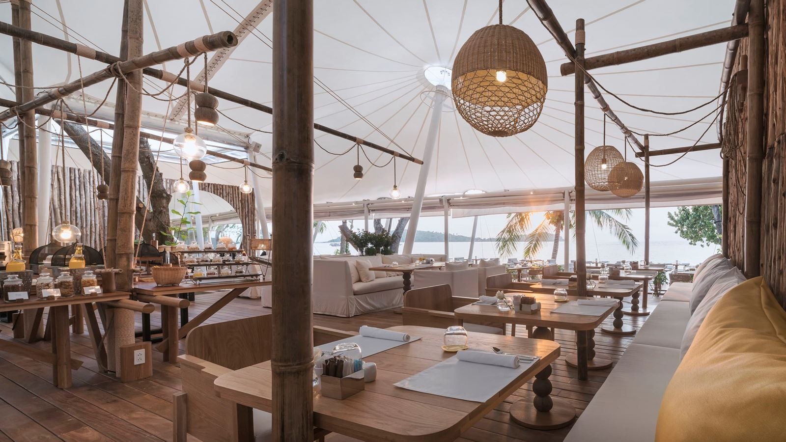 restaurants-the-tent-restaurant-and-bar