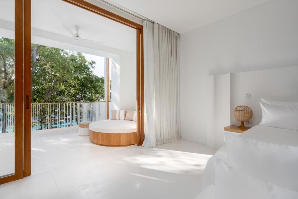 rooms-garden-two-bedroom-family--friends-grand-villa