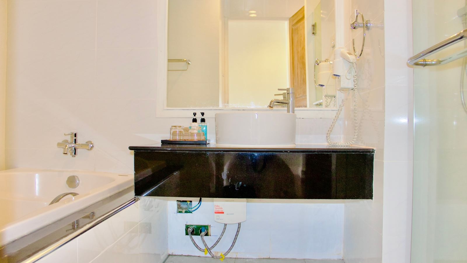 rooms-seaside-deluxe-building-room