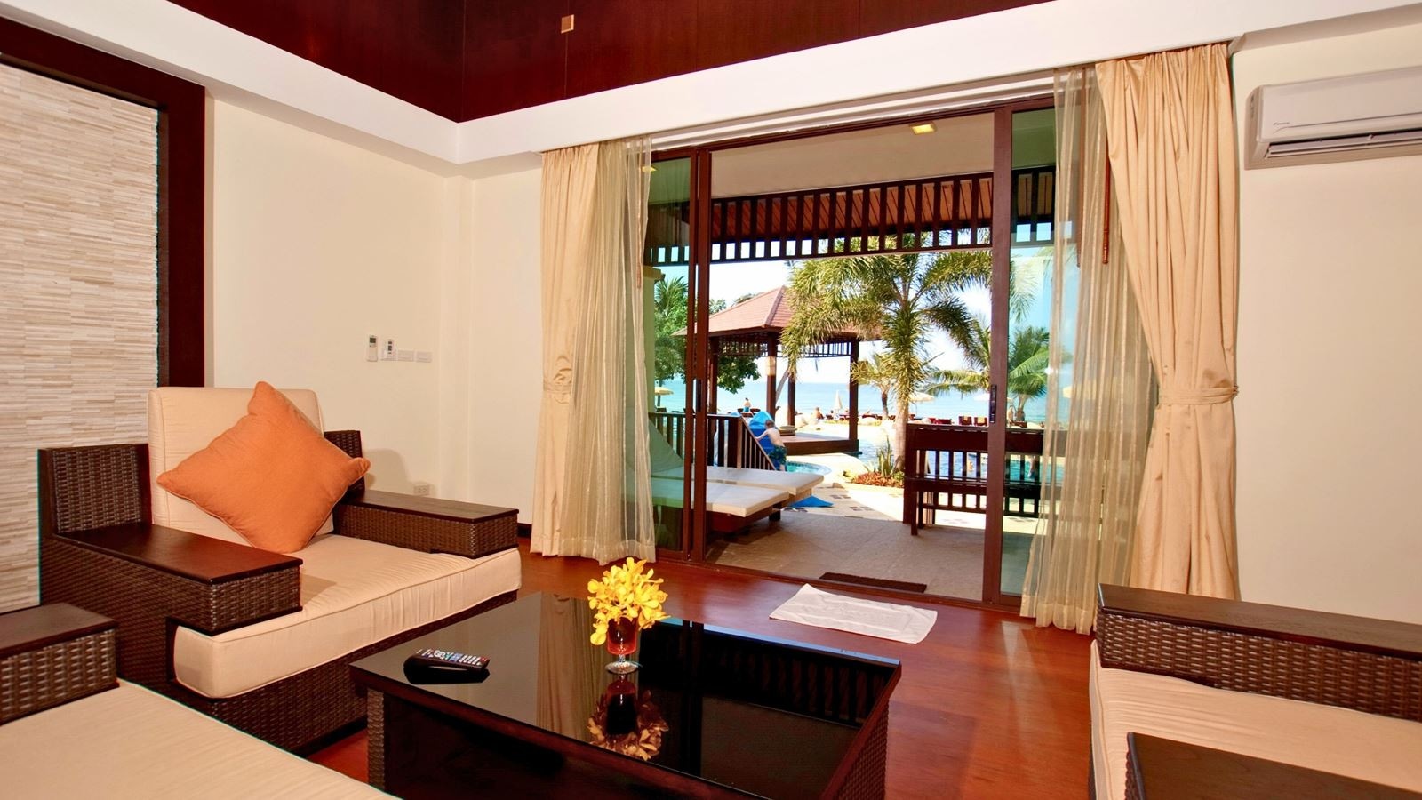 rooms-seaview-deluxe-pool-villa