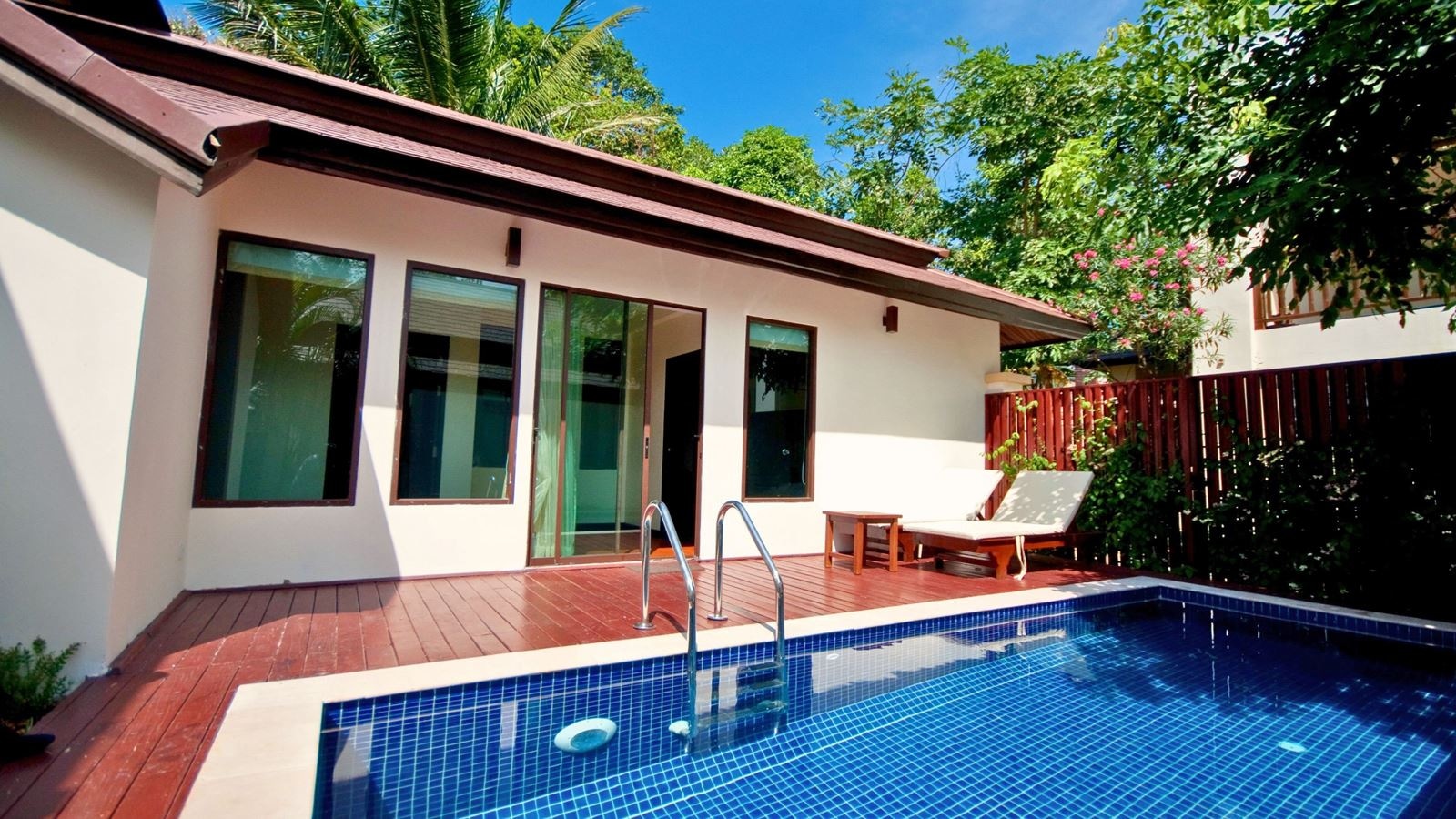 rooms-seaview-deluxe-pool-villa