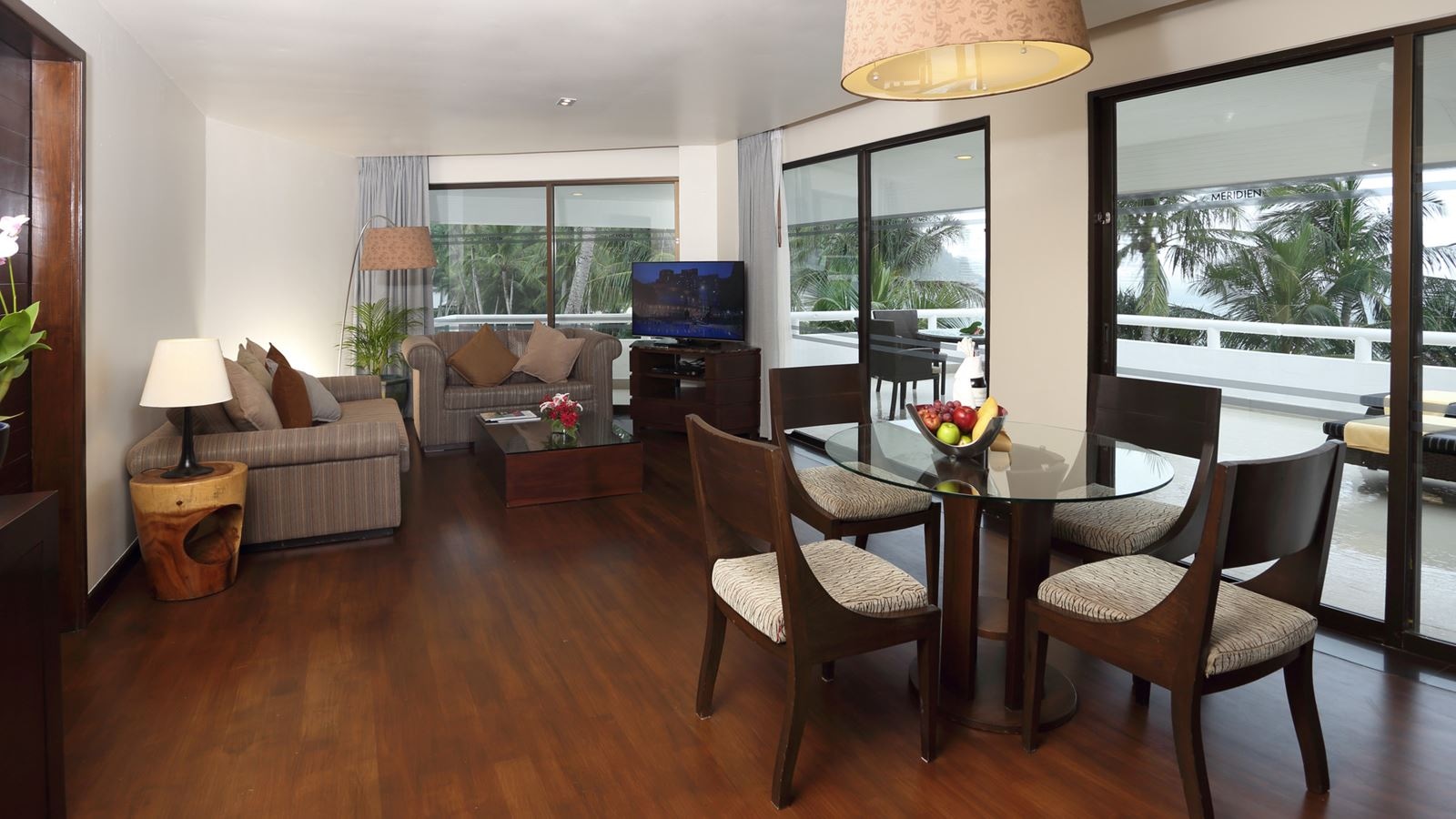 rooms-oceanfront-1bedroom-deluxe-suite