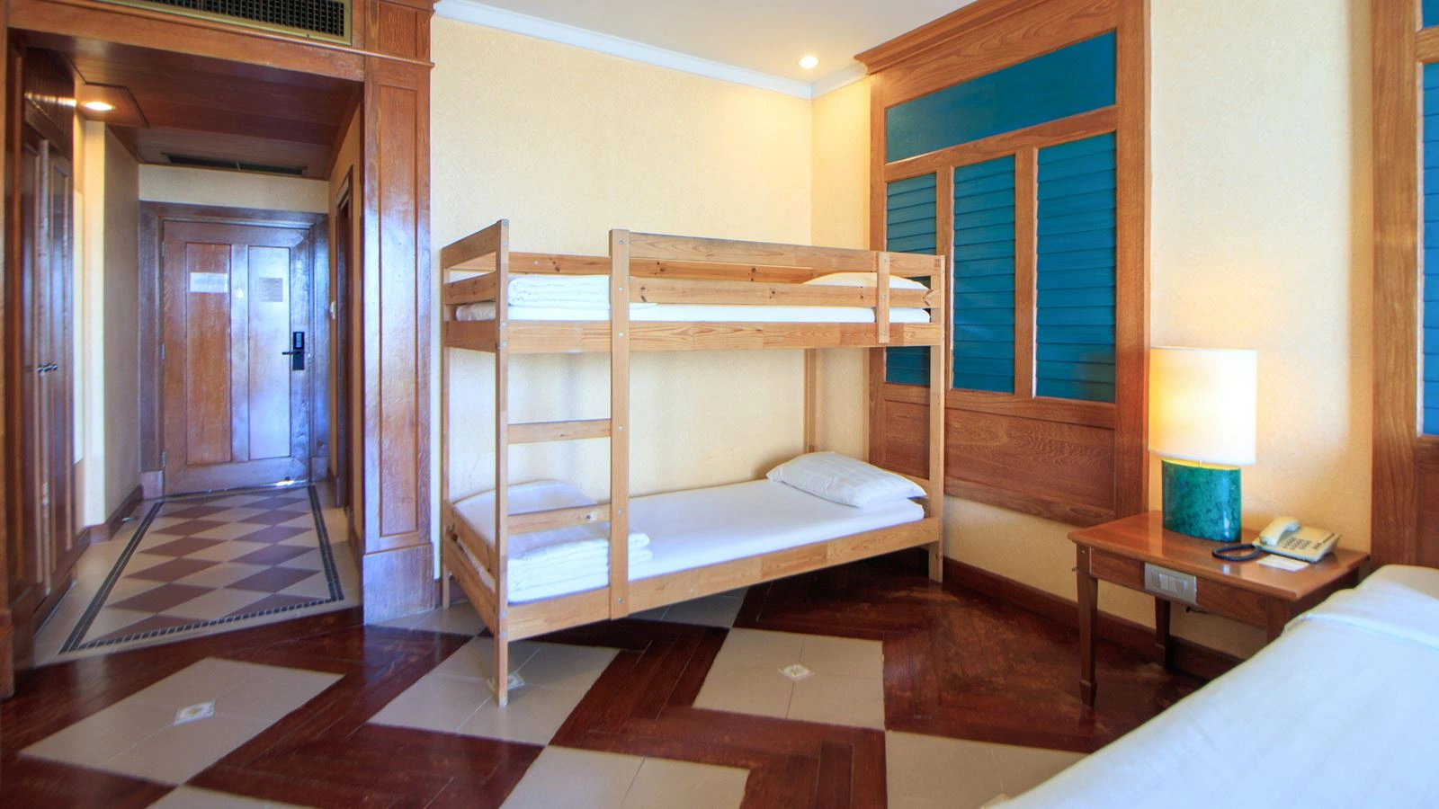 rooms-superior-bunk-bed