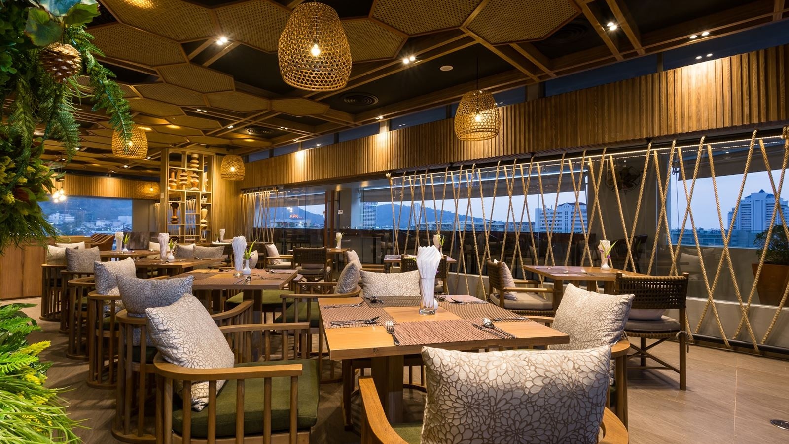 restaurants-cross-way-restuarant