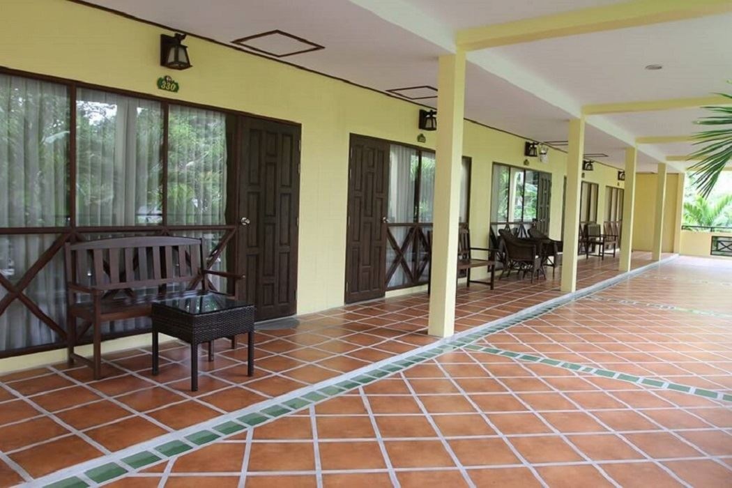 rooms-deluxe-room-with-kitchen-room-or-balcony