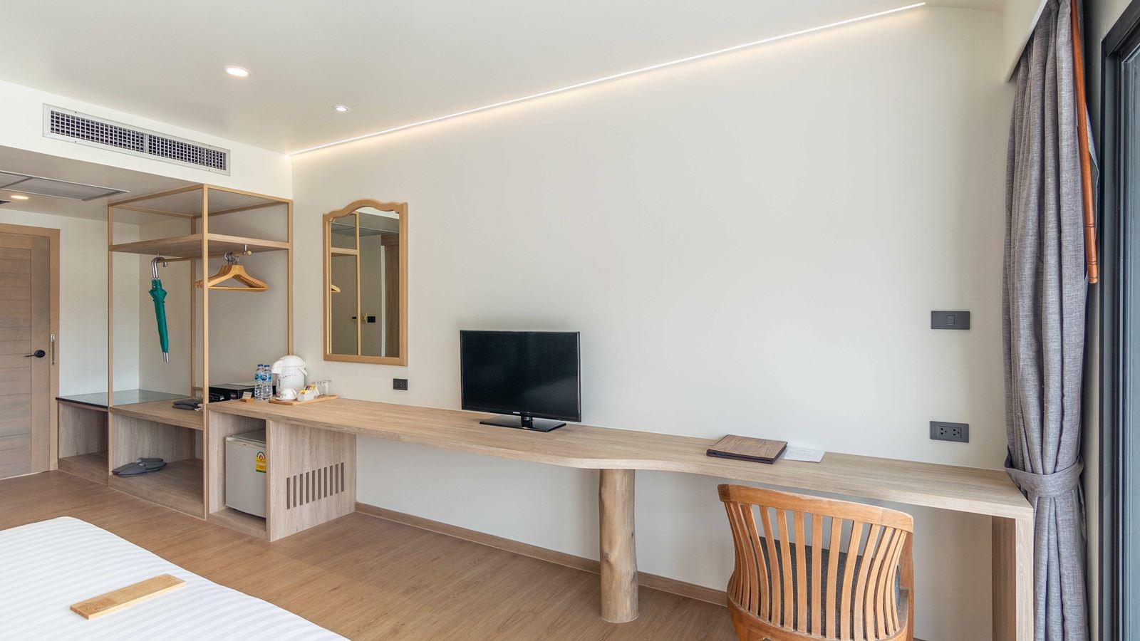 rooms-deluxe-room-with-seaview