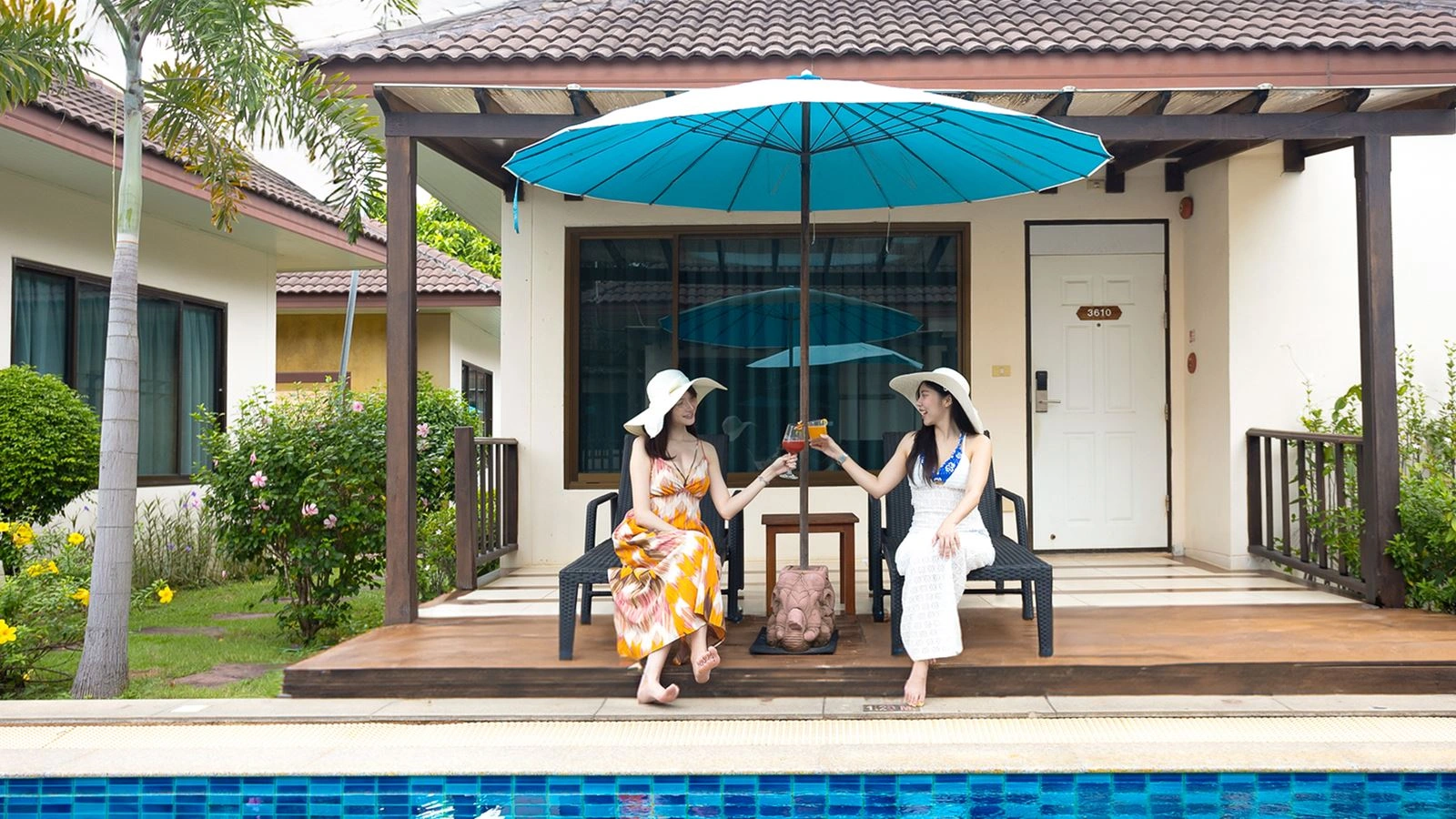 rooms-pool-access-villa