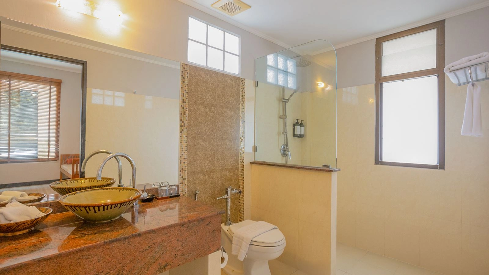 rooms-pool-access-villa