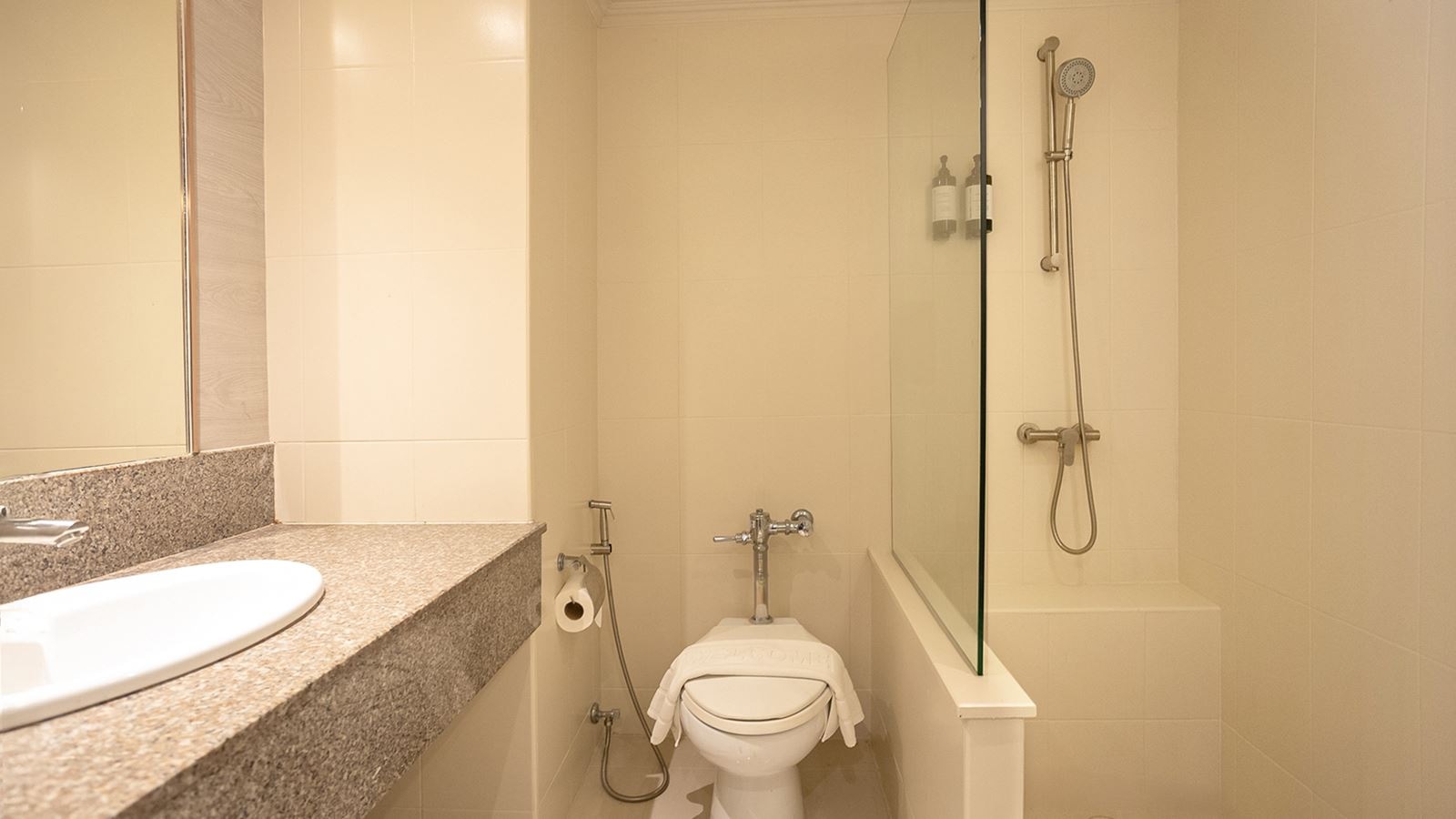 rooms-resort-pool-view-room