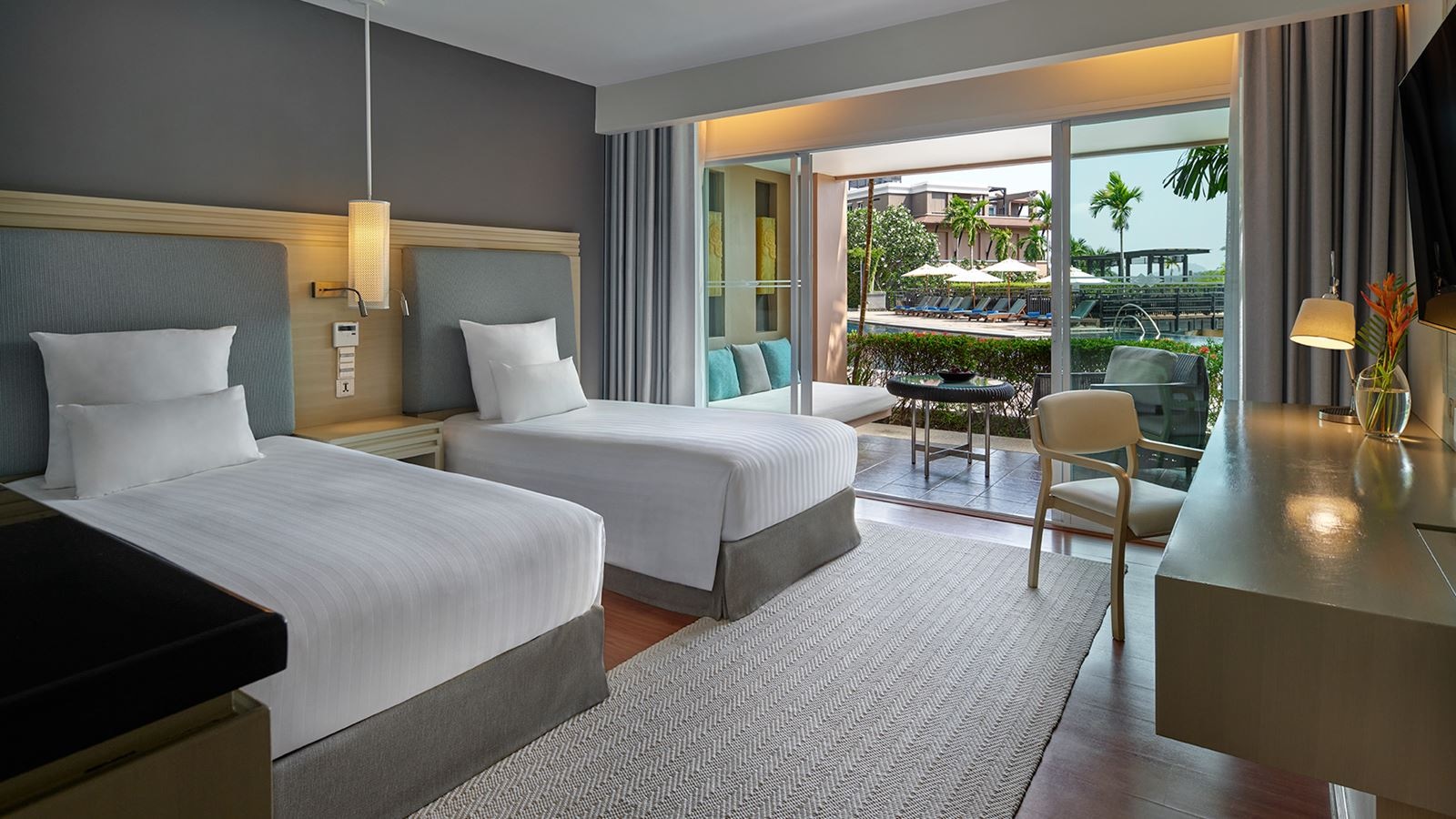 rooms-deluxe-garden-room