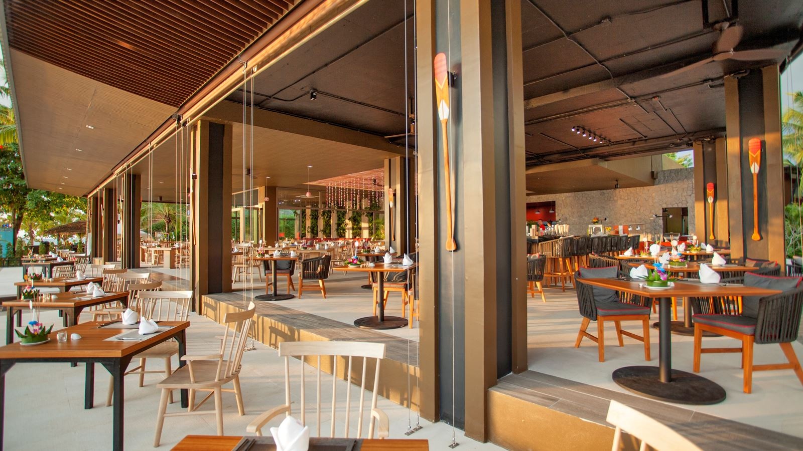 restaurants-sassis-beach-club