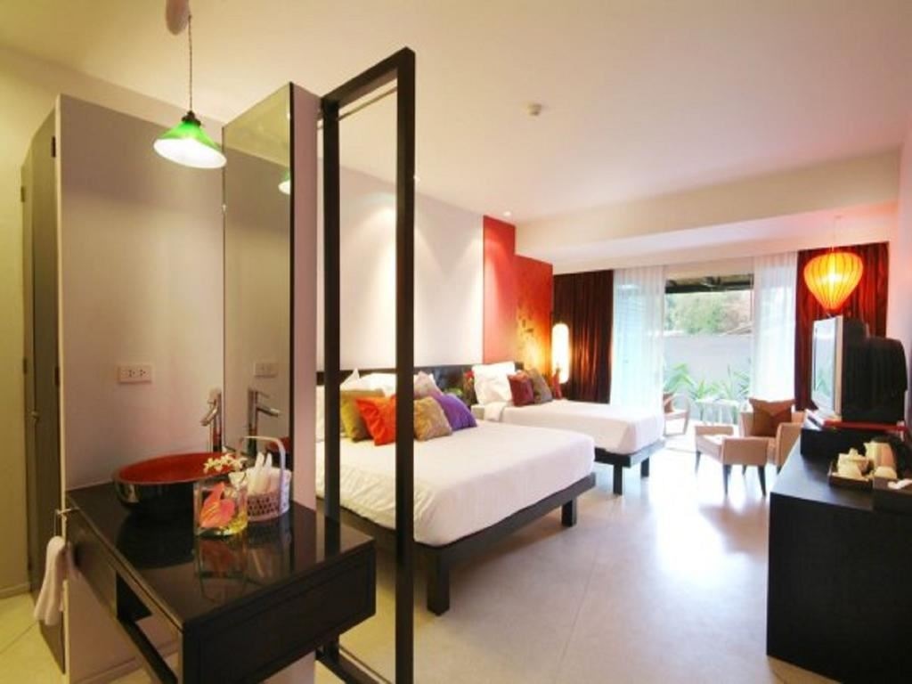 rooms-superior-family-room