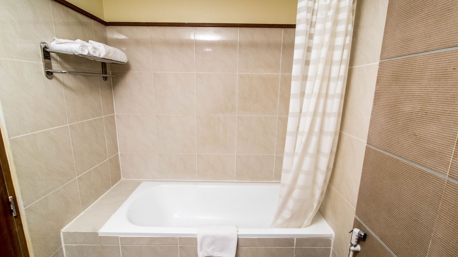 rooms-superior-main-building