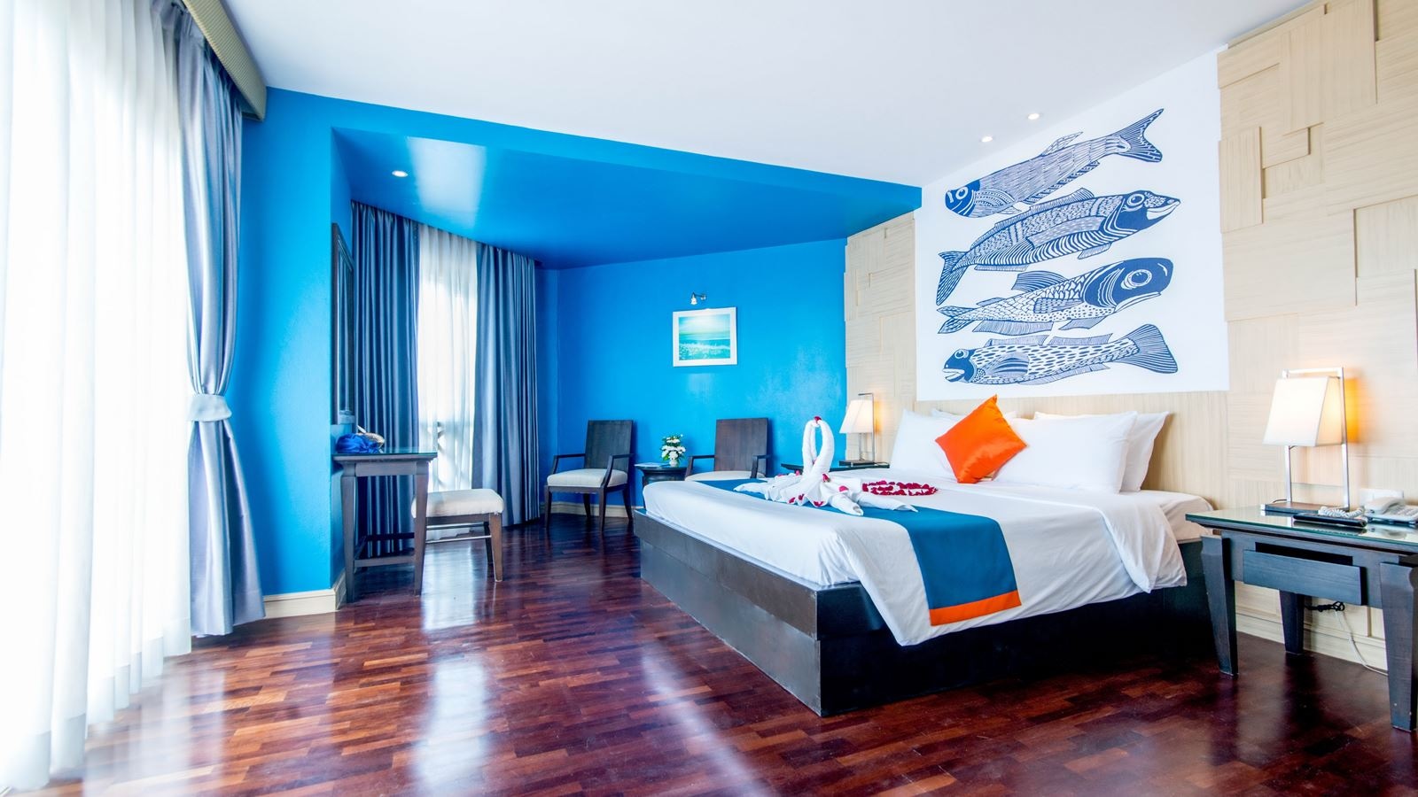 rooms-deluxe-main-building