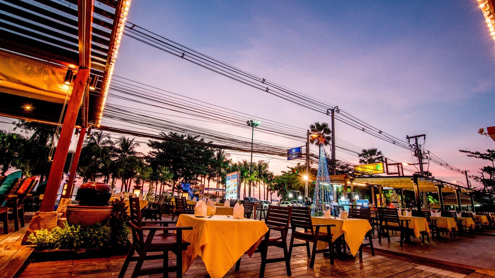 restaurants-the-breeze-restaurant
