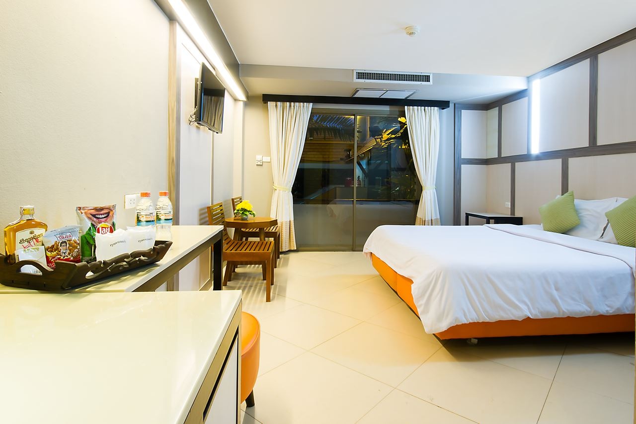 rooms-superior-resort-wing-pool-view