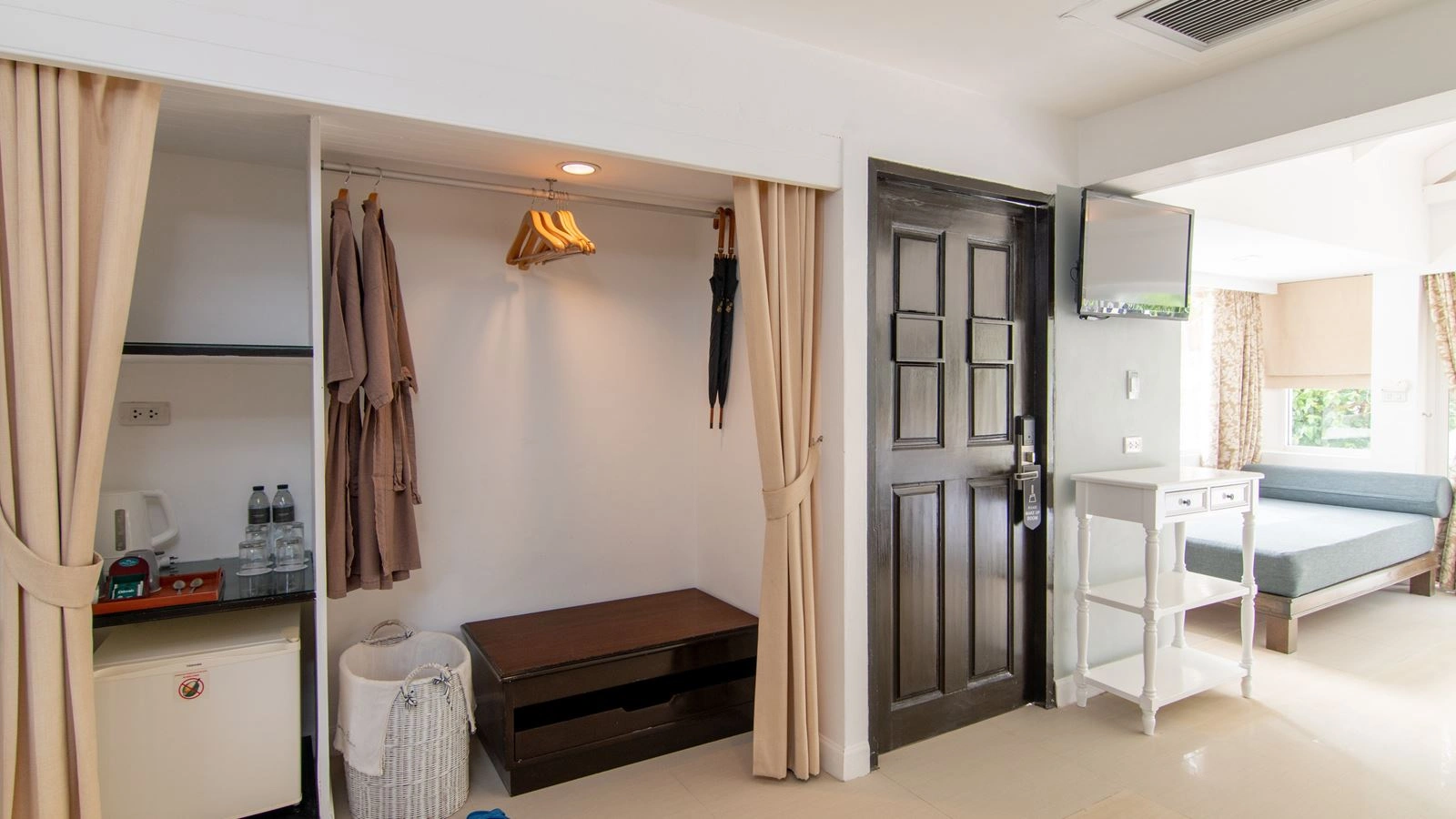 rooms-beachfront-cottage