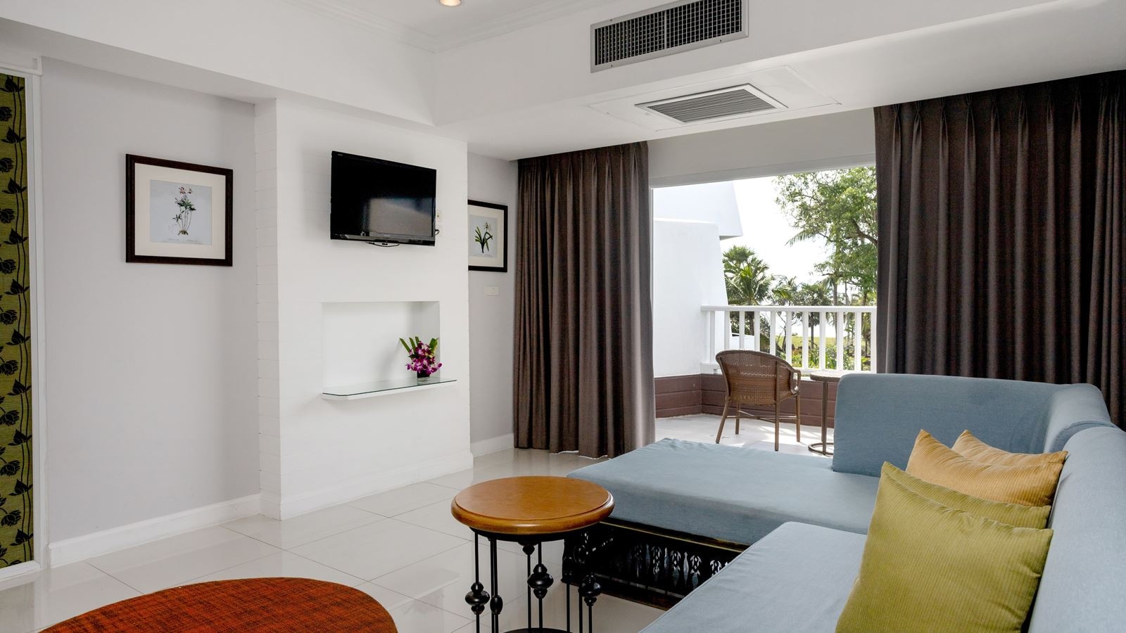 rooms-2-bedroom-family-suite-with-terrace