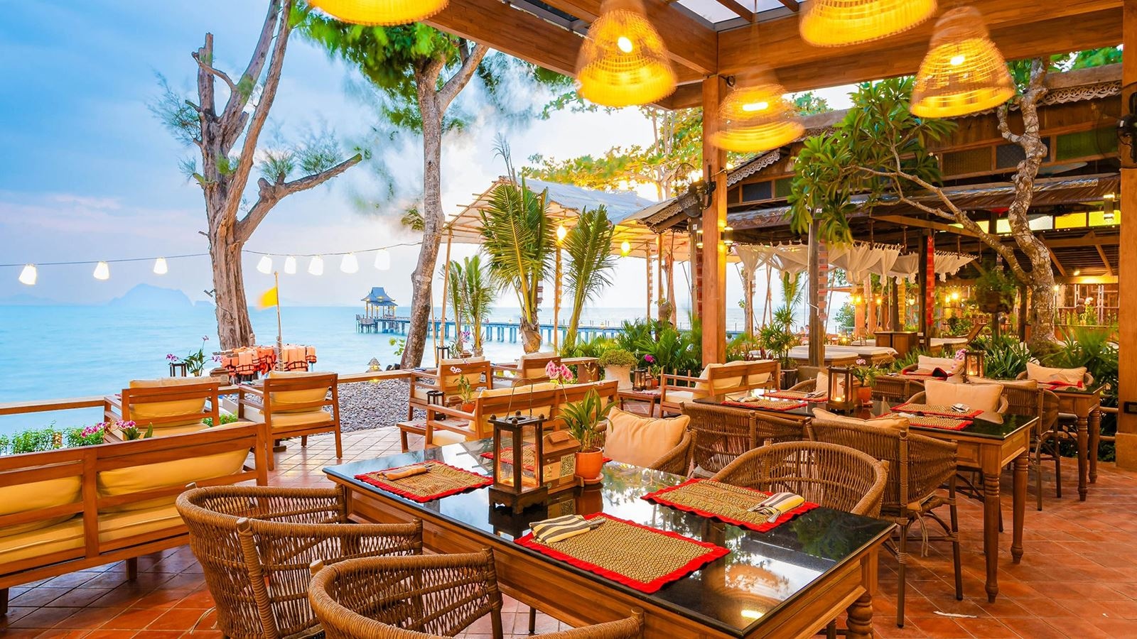 restaurants-by-the-sea-restaurant-and-bar