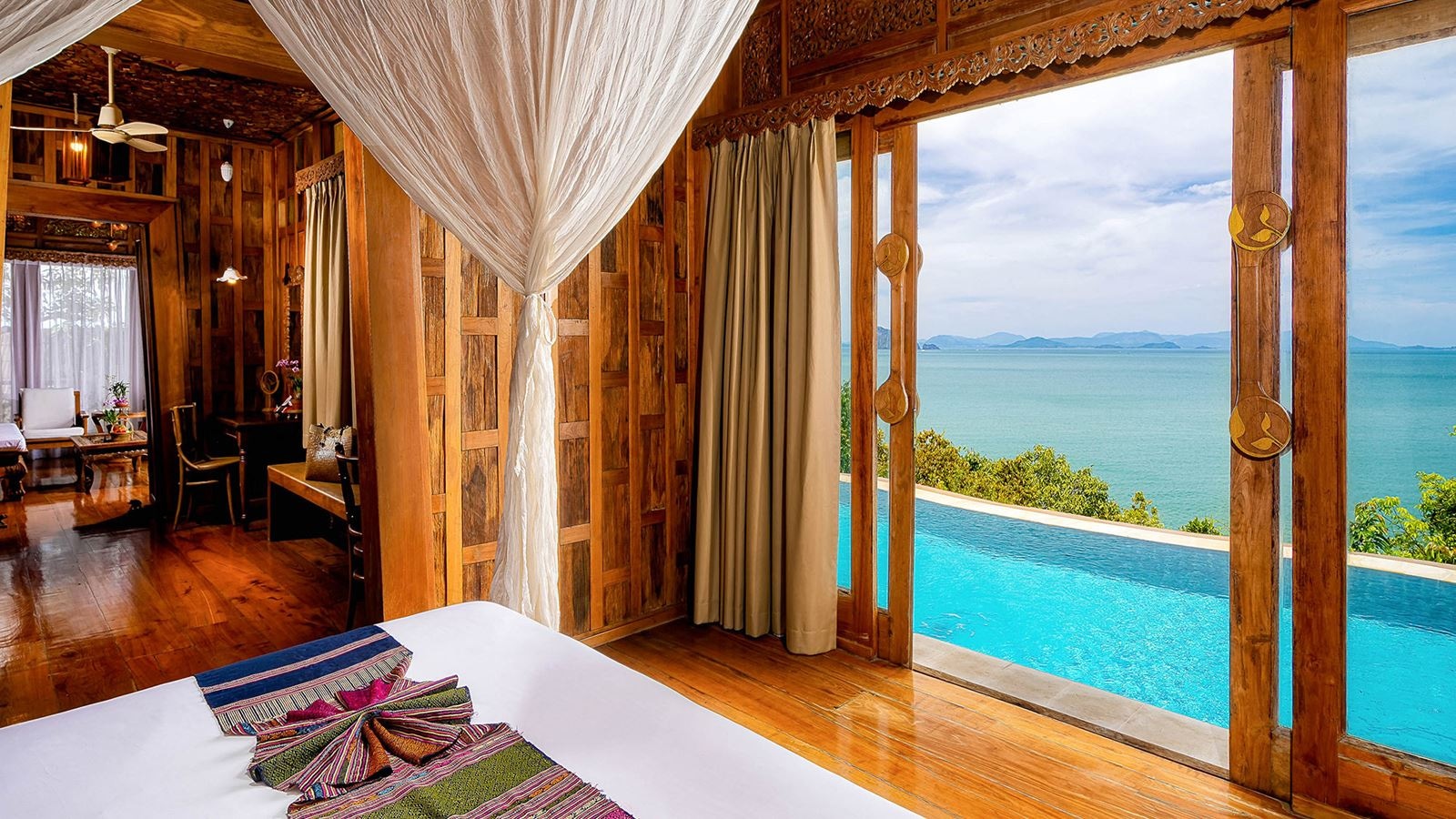 rooms-seawater-pool-villa